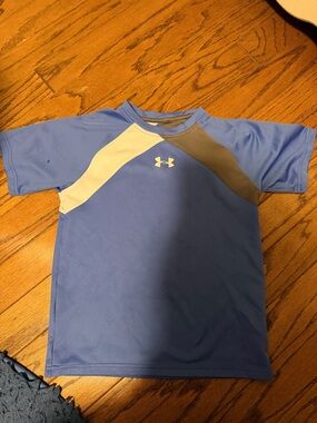 Under Armour Blue Short Sleeve Athletic Tee with Gray and Cream Accents